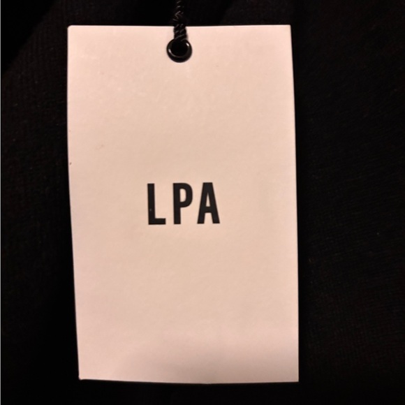 NWT LPA PEONY Off the Shoulder Sweater
Black XL - Picture 5 of 7